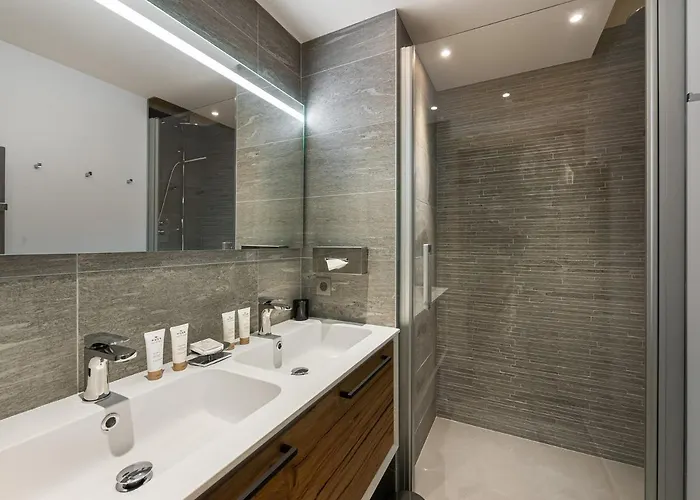 Magnifique 76m² A Courchevel, Proche Pistes, 3 Chambres, Parking - Fr-1-562-53